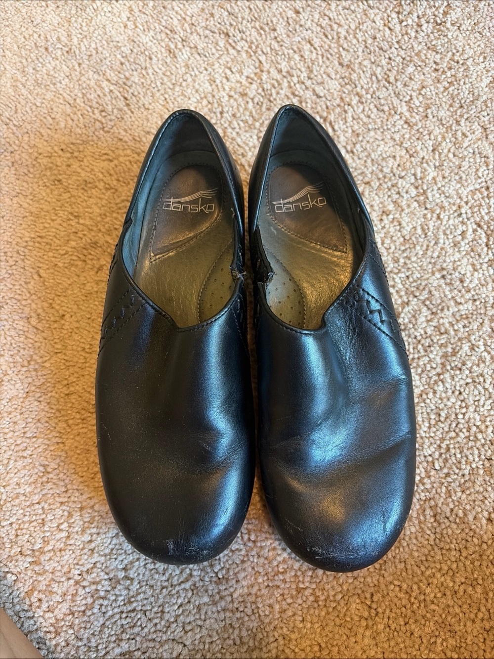 Dansko  Clogs Women 9.5/10 40 EU Black Leather Comfort Clogs
